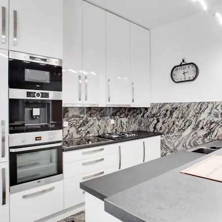 Luxury & Quiet Charming 2Bds Near River - Nek2Nd Prague Exterior photo