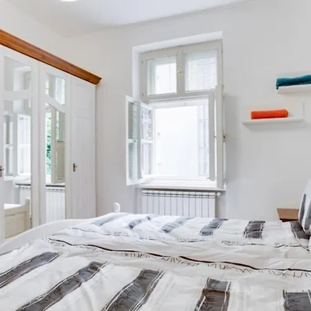 Luxury & Quiet Charming 2Bds Near River - Nek2Nd Prague Exterior photo