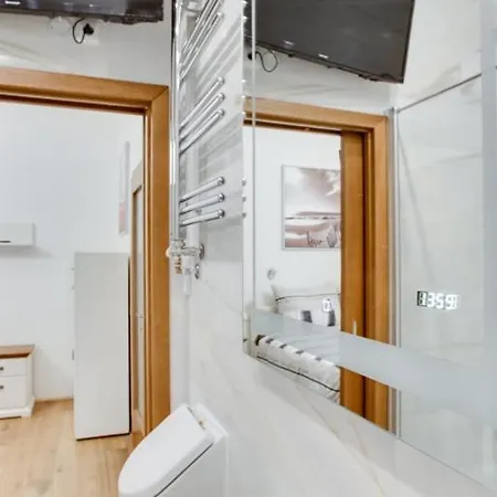 Luxury & Quiet Charming 2Bds Near River - Nek2Nd Prague Exterior photo