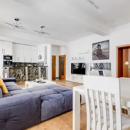 Luxury & Quiet Charming 2Bds Near River - Nek2Nd Prague Exterior photo